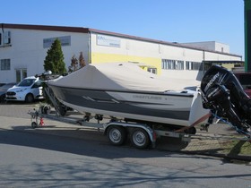 Kupić 2016 Crestliner 1950 Sportfish Sst