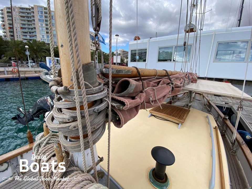 1999 Custom Essex Smack Yacht 29 for sale. View price, photos and Buy