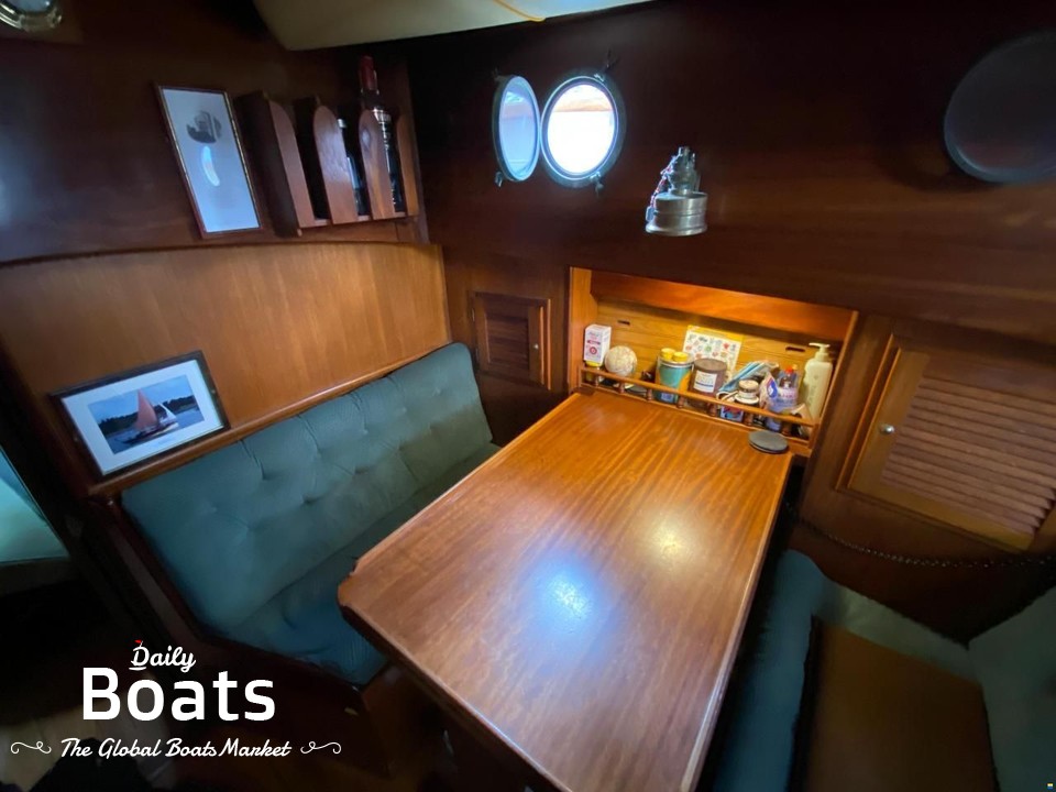 1999 Custom Essex Smack Yacht 29 for sale. View price, photos and Buy