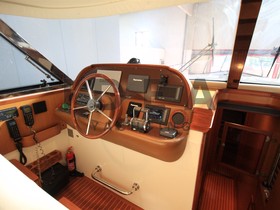 2005 Mochi Craft Dolphin 51