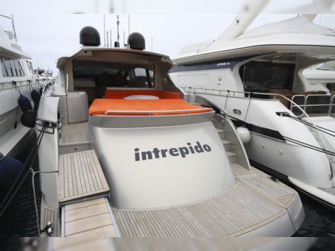 Pershing 72
