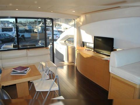 2008 Pershing 64