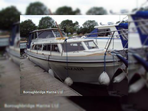 1976 Princess 32