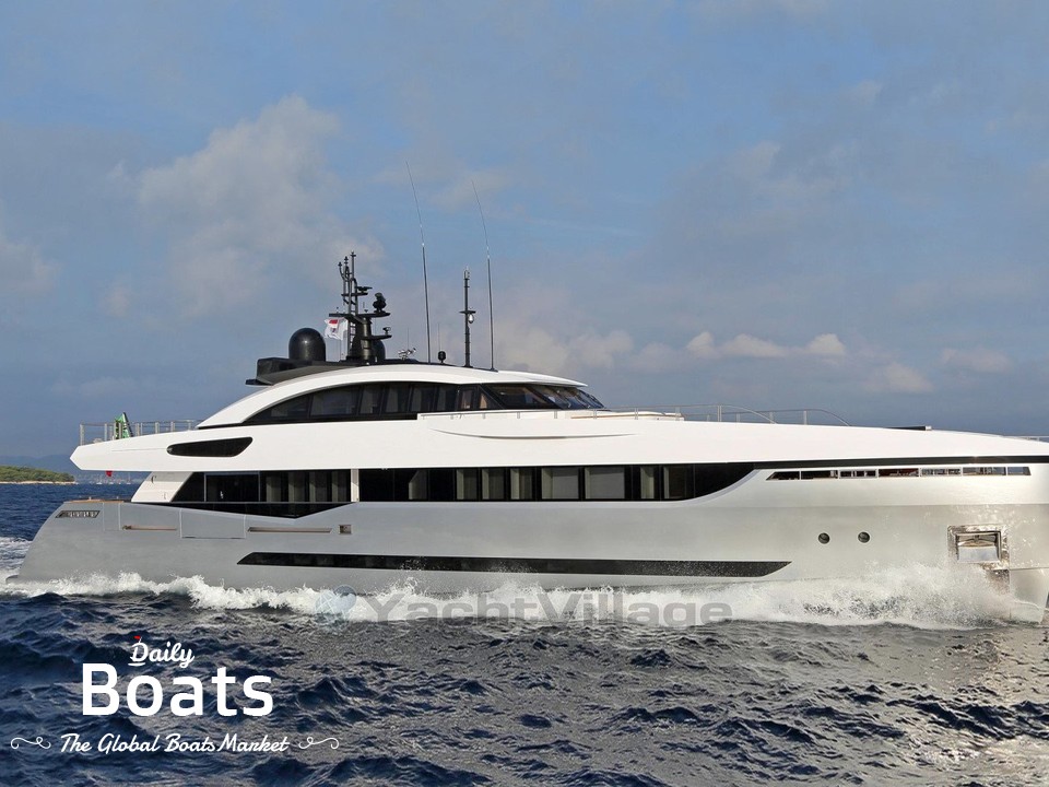 2013 Columbus Yachts 40S Hybrid for sale. View price, photos and Buy