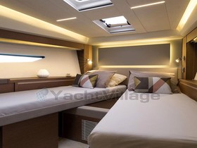 Купить 2022 Prestige Yachts 520