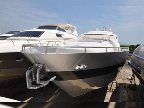 Pershing 90