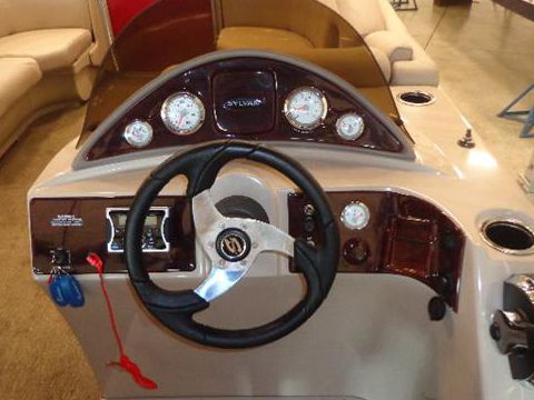 2013 Sylvan 8520