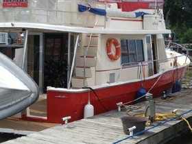 2004 Mainship 400 Trawler