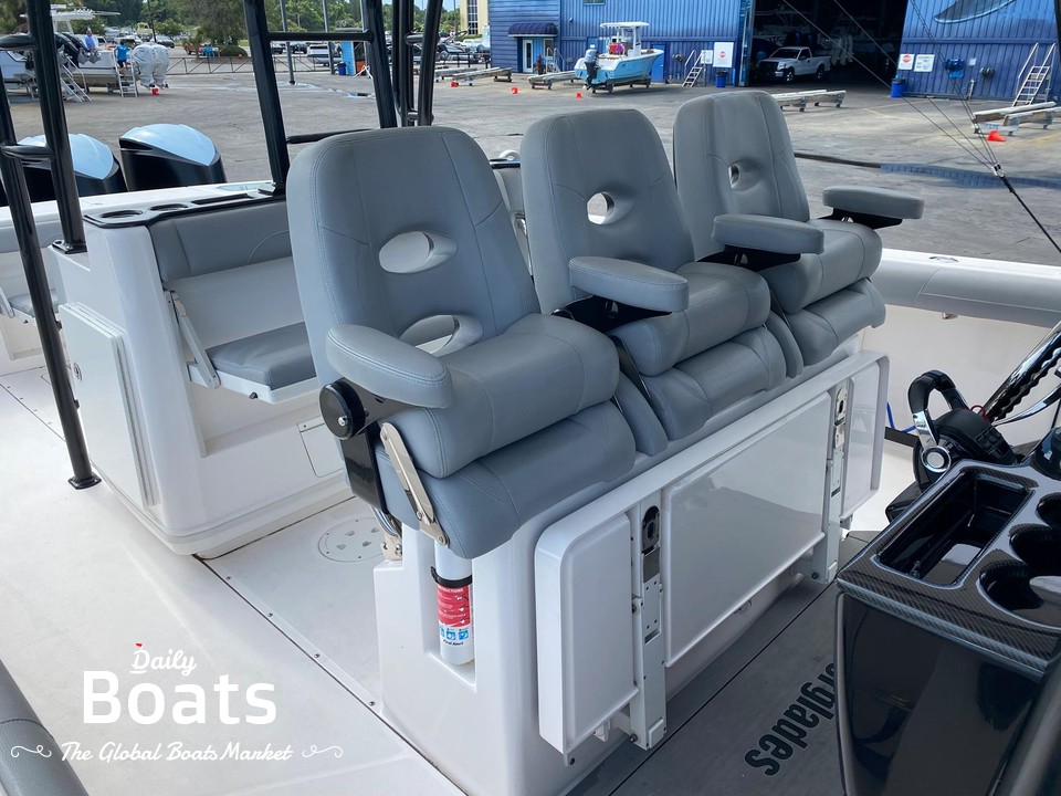 2017 Everglades 435 Center Console for sale. View price, photos and Buy