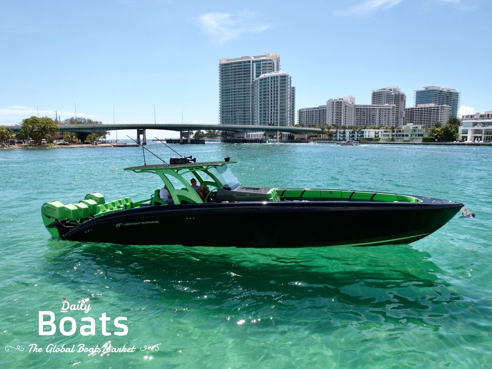 2020 Midnight Express 43' Open