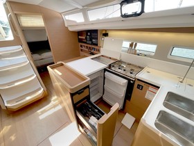2019 Jeanneau 440