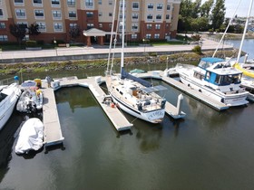 1999 Ted Brewer 44 Pilothouse