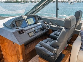Comprar 2020 Riviera 6000 Sport Yacht