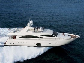 Ferretti Yachts 830