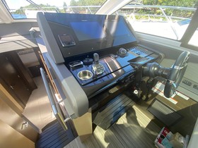 2017 Cruisers Yachts Cantius 54