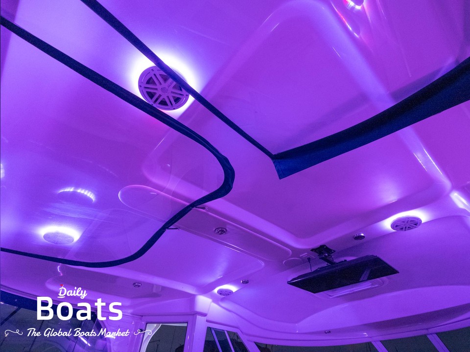 2005 Sea Ray 390 Motor Yacht for sale. View price, photos and Buy 2005