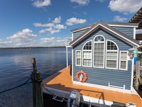 Kupiti 2022 Houseboat Island Lifestyle