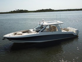 Boston Whaler 380 Realm