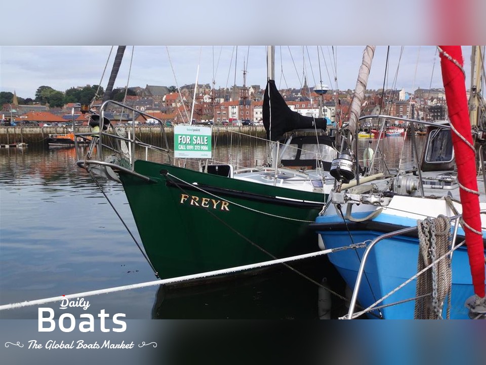robert-tucker-rolling-wave-10m-for-sale-daily-boats