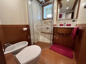 2010 Ferretti Yachts Altura 84 на продажу