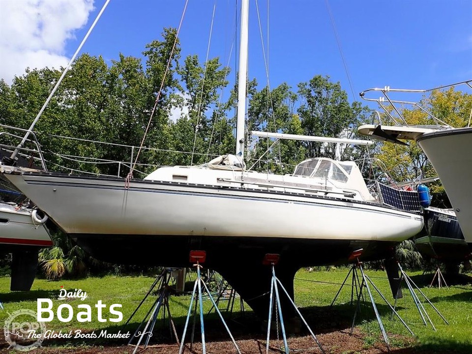 1981 Hunter 33 for sale. View price, photos and Buy 1981 Hunter 33 379547