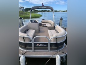 Buy 2020 Sun Tracker Party Barge 18 Dlx