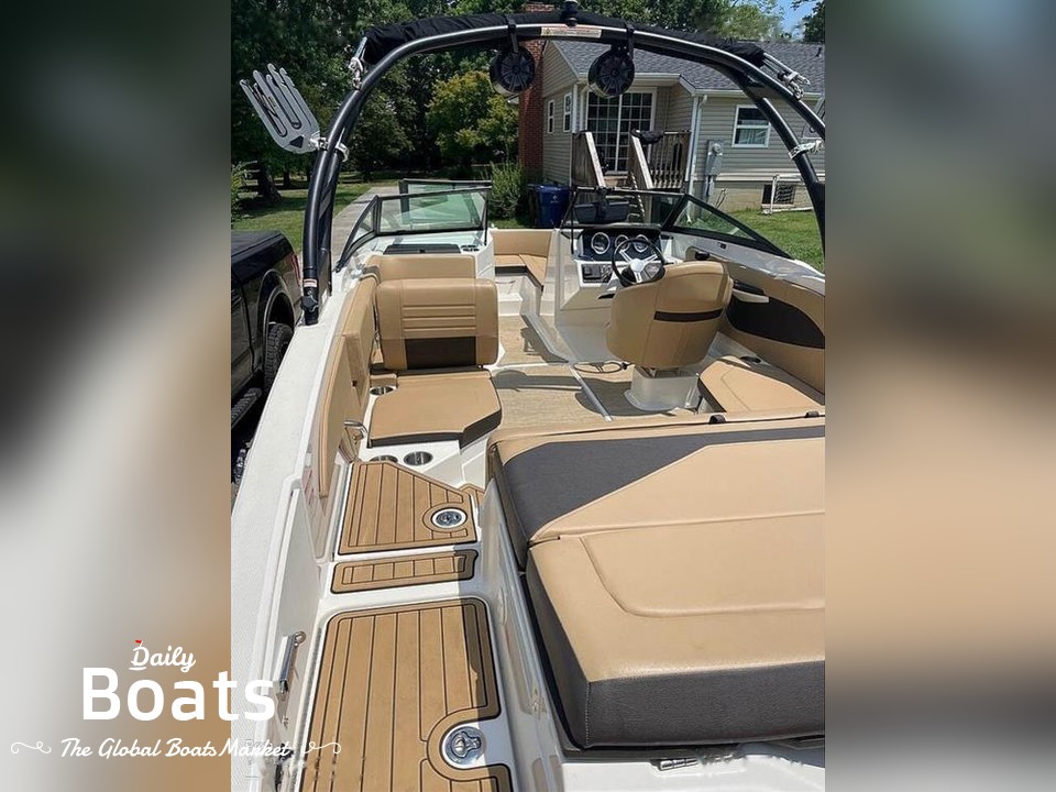 2019 Sea Ray Boats 210 Spx for sale. View price, photos and Buy 2019