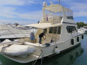 Hatteras Yachts 52