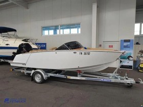 VTS Boats Flying Shark 5.7 Bowrider Capri Deluxe