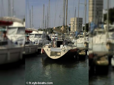 Beneteau First 30