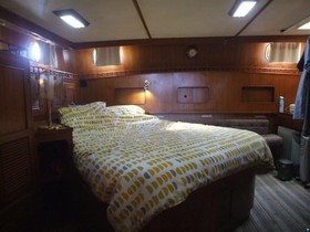 1985 Trader 54 Sundeck