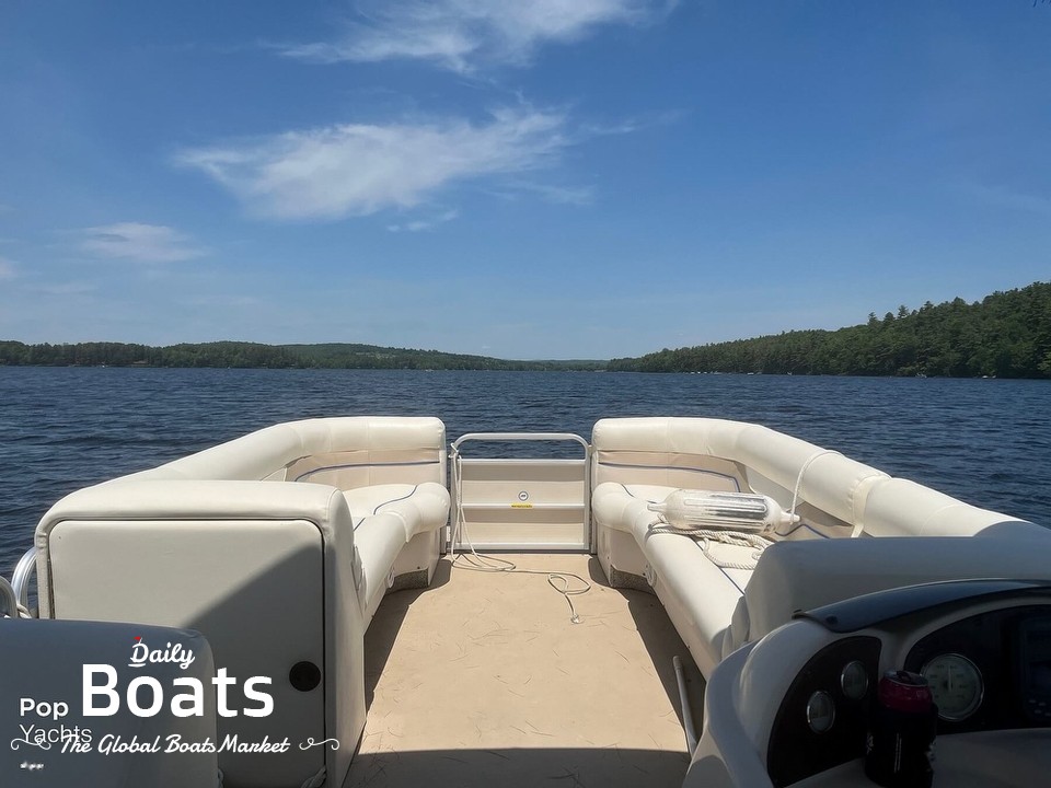 2005 Godfrey Marine Aqua Patio 240Df for sale. View price, photos and