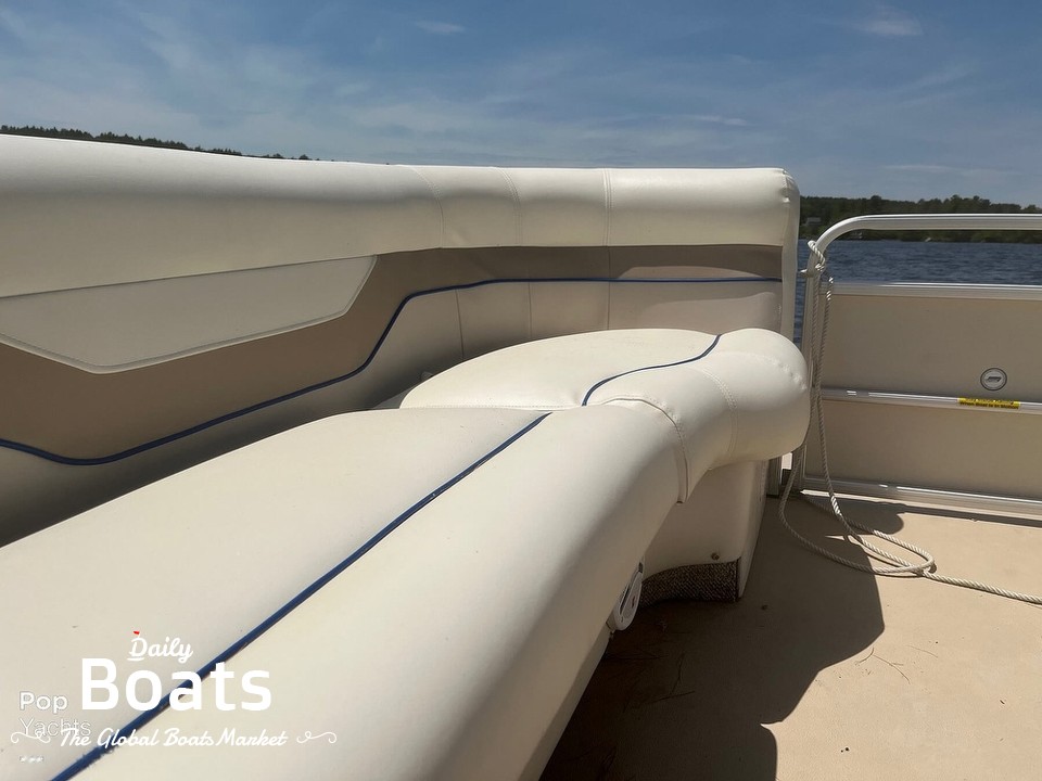 2005 Godfrey Marine Aqua Patio 240Df for sale. View price, photos and