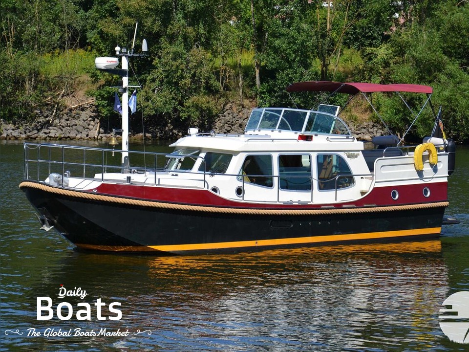 2001 Linssen Yachts Dutch Sturdy 320 for sale. View price, photos and