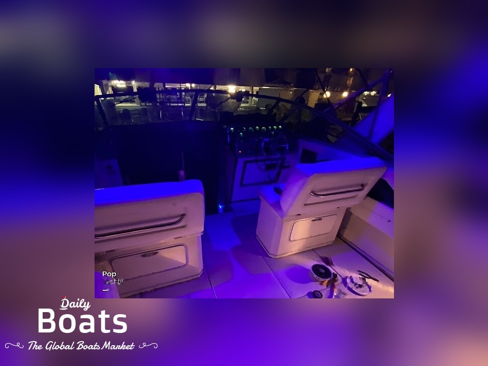 1988 Sea Ray Weekender 300 for sale. View price, photos and Buy 1988