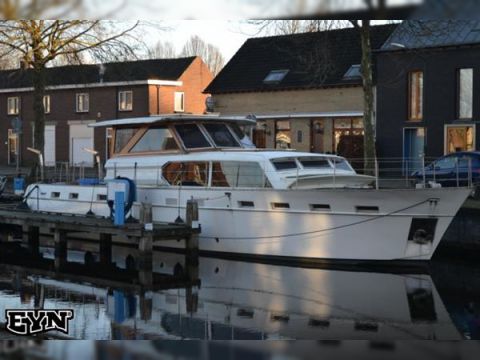 Chris-Craft 57