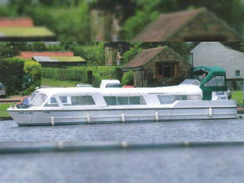 Kingfisher Boats Kingfisher 31 Sport