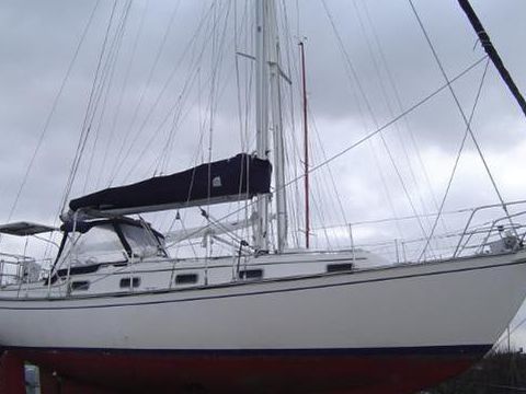 Island Packet 35