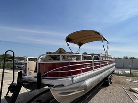 Sun Tracker 24 Fishing Barge