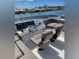 2017 Prestige Yachts 680 na prodej