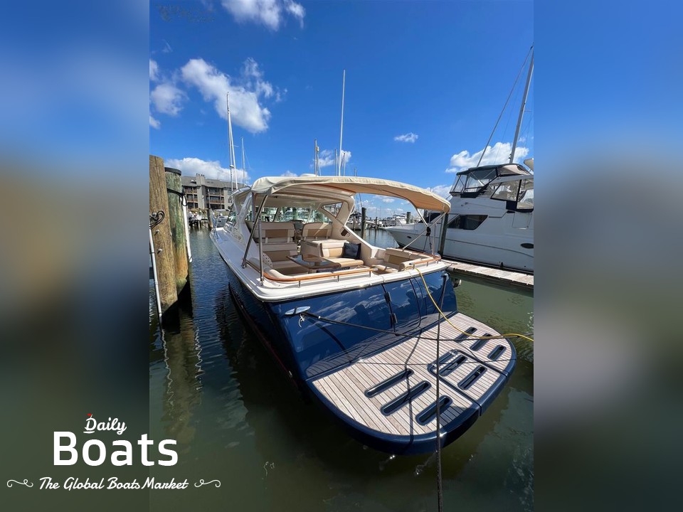 2013 Tiara Yachts 3100 for sale. View price, photos and Buy