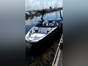 2018 Scarab Boats 195