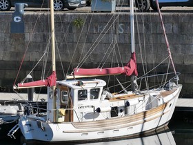Kupiti 1975 Fisher Yachts 25
