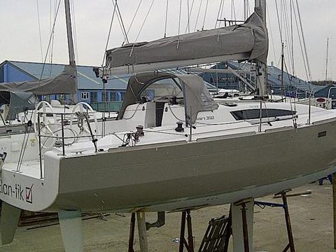 Rent 2011 Elan 350