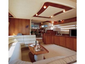 2005 Ferretti Yachts 761