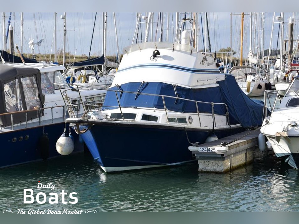1984 Aqualum 33 Flybridge