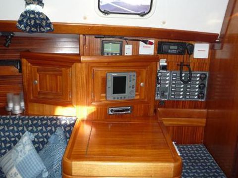 1997 Dufour 39