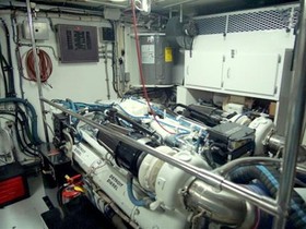 1997 Hatteras Yachts Sport Deck Motor