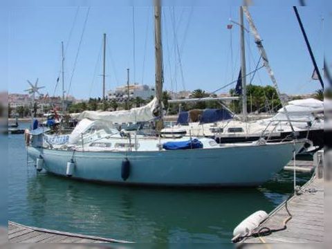 Camper & Nicholsons 35