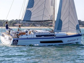 Dufour 370